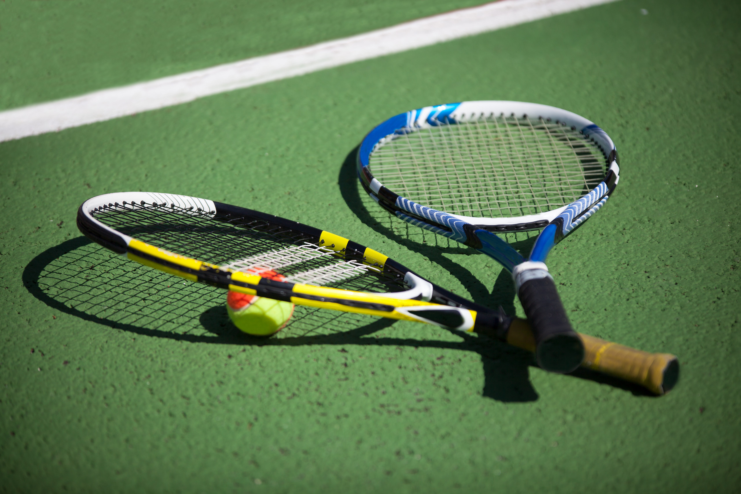Free access to tennis courts