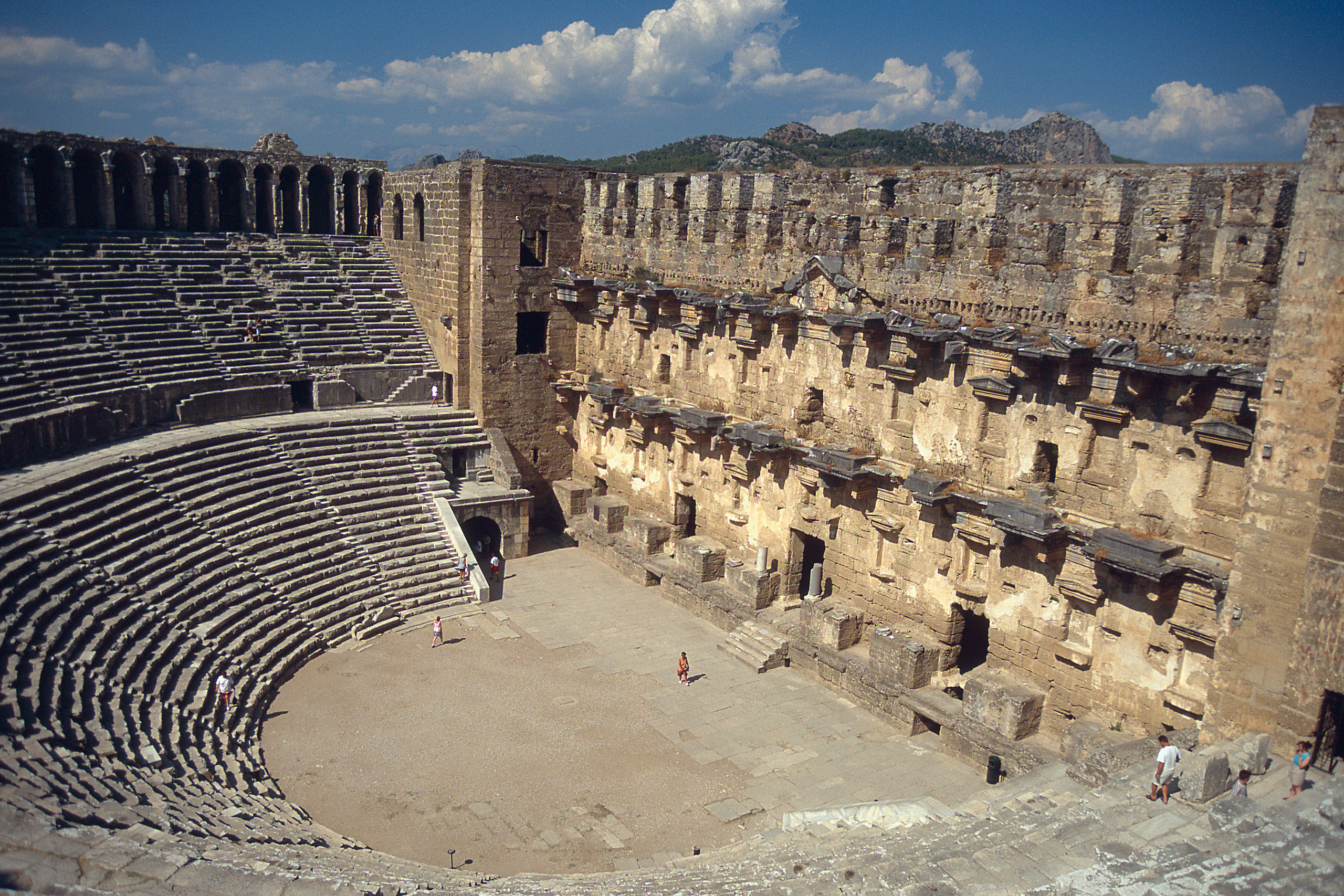 Perge et Aspendos un voyage dans l'histoire