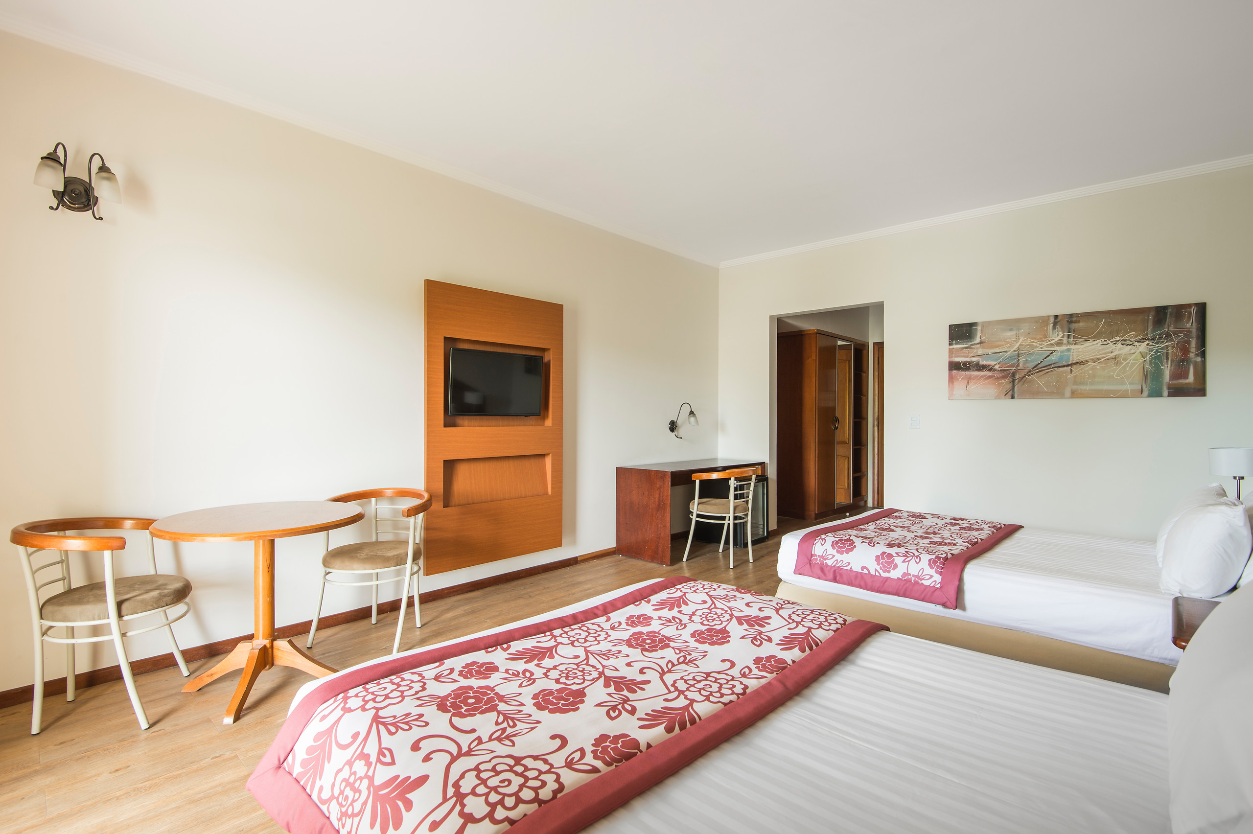 Interconnecting Superior Rooms