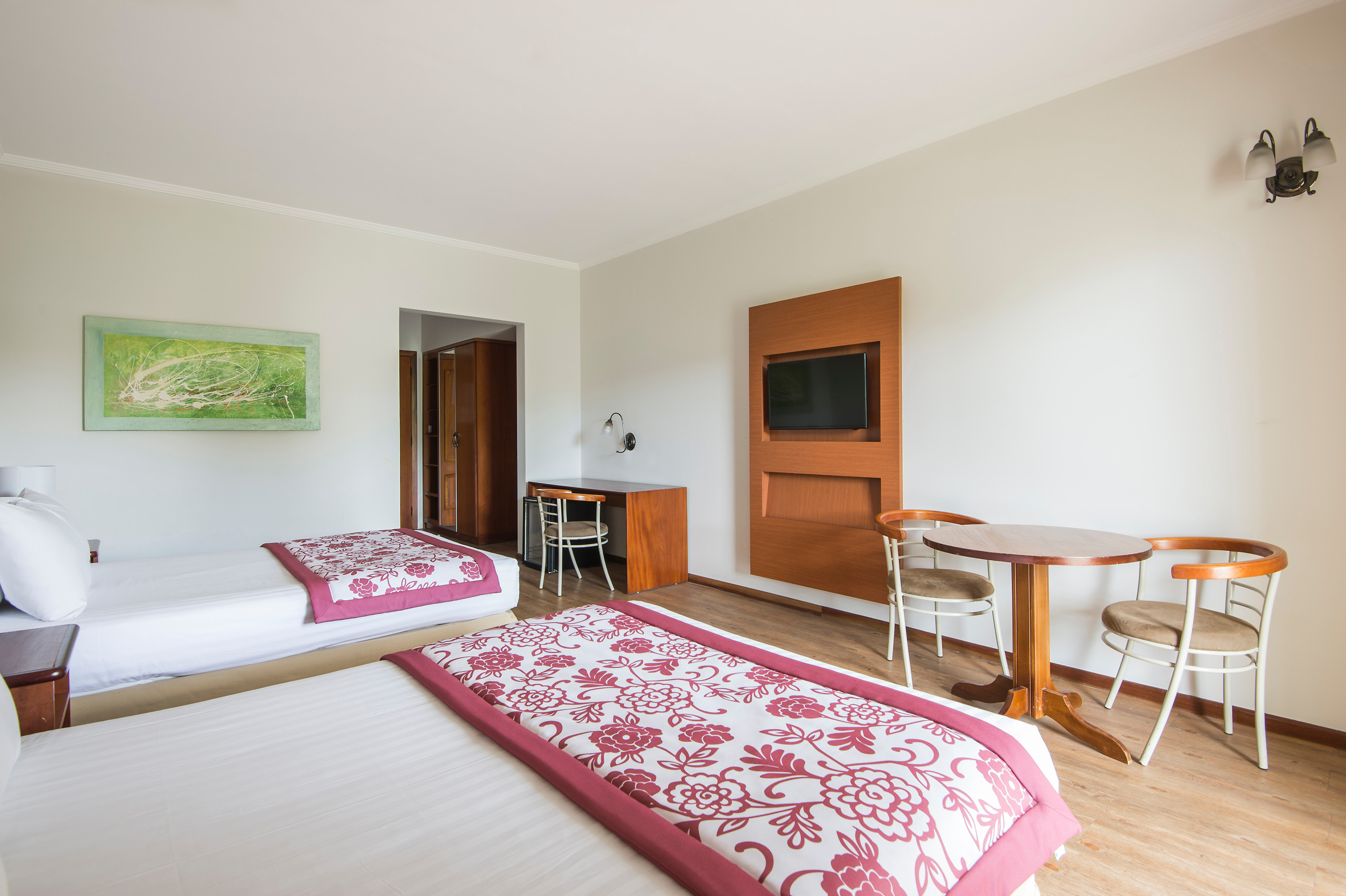 Interconnecting Superior Rooms