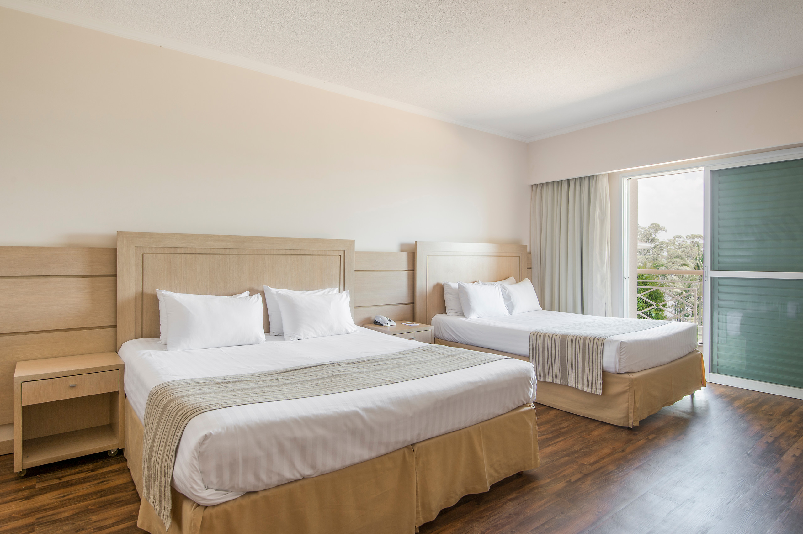 Interconnecting Superior Rooms - Lakeside