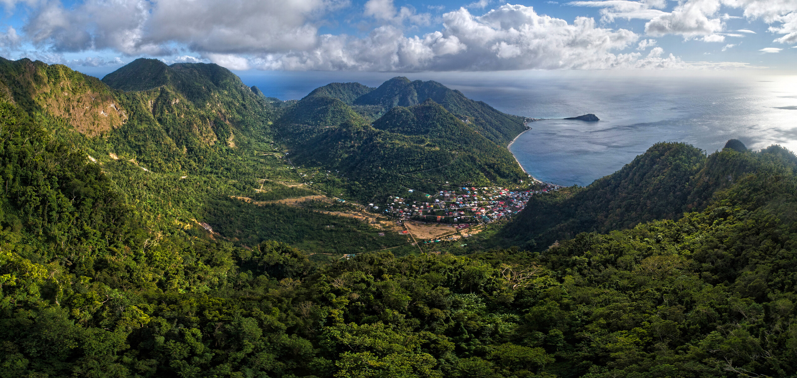 Roseau/ Natural wonders of Dominica (1/2 day)