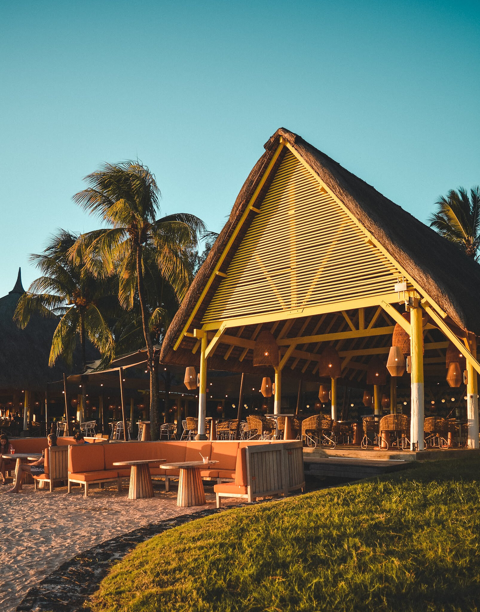 Alma Beach Lounge