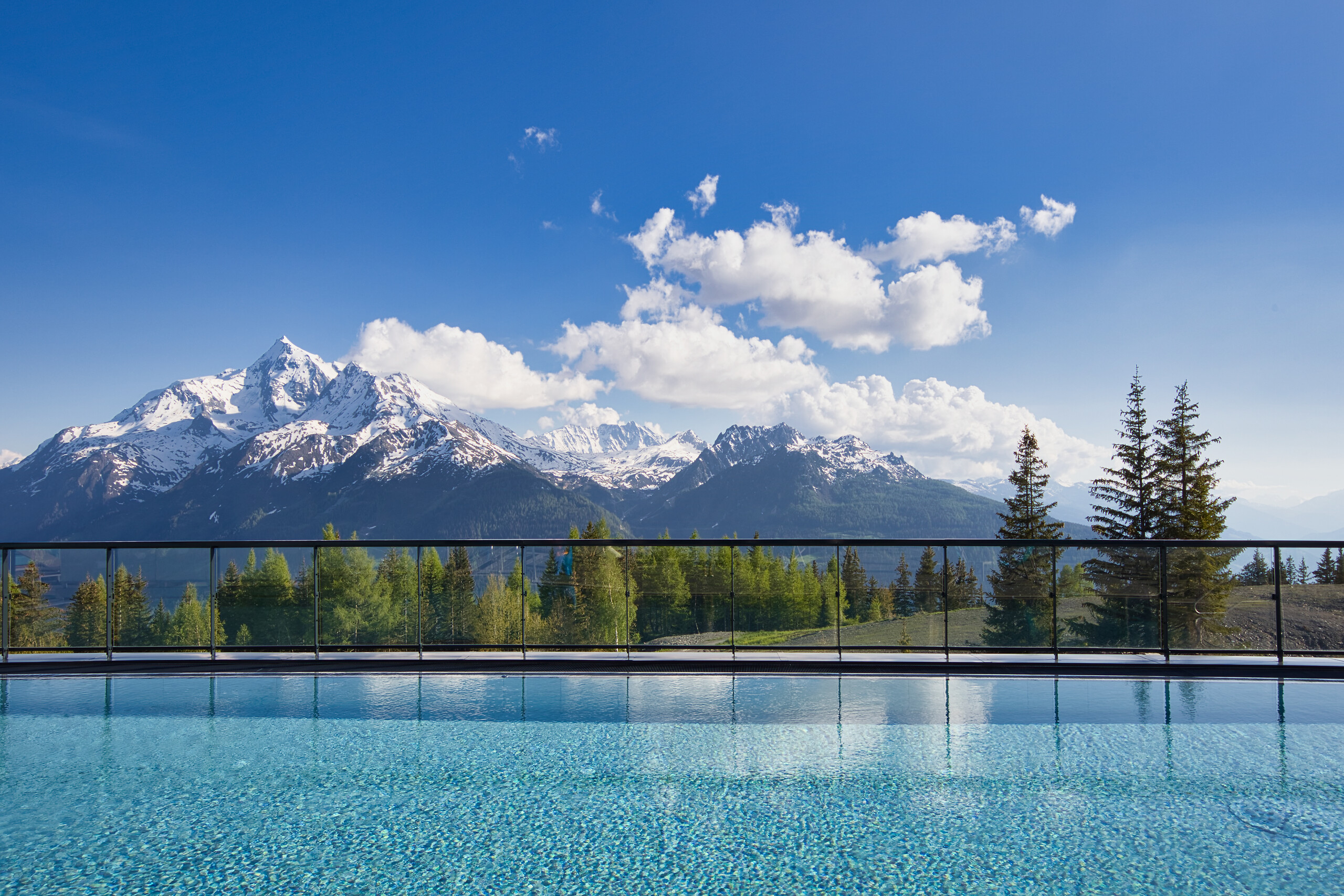 Outdoor swimming pool