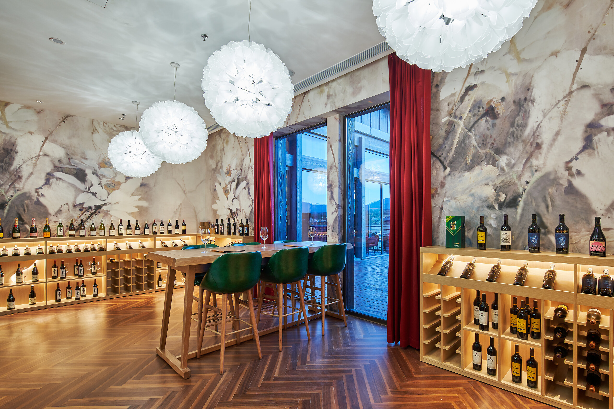 Square - Wine cellar