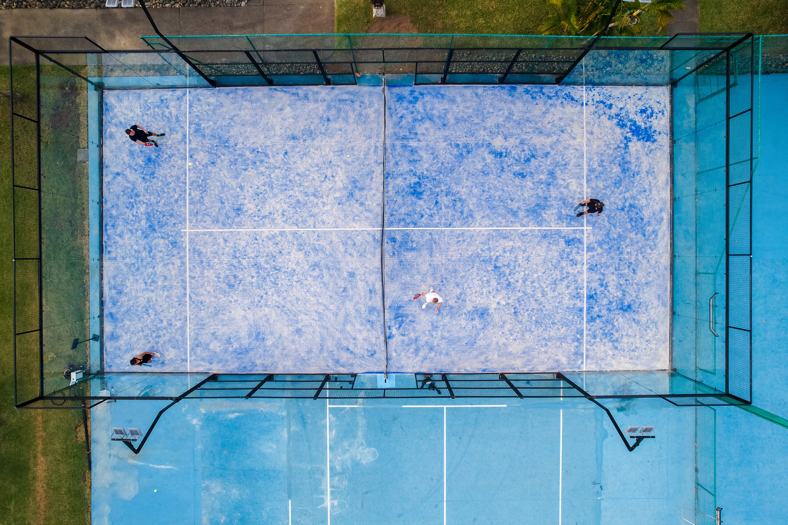Free access to padel courts