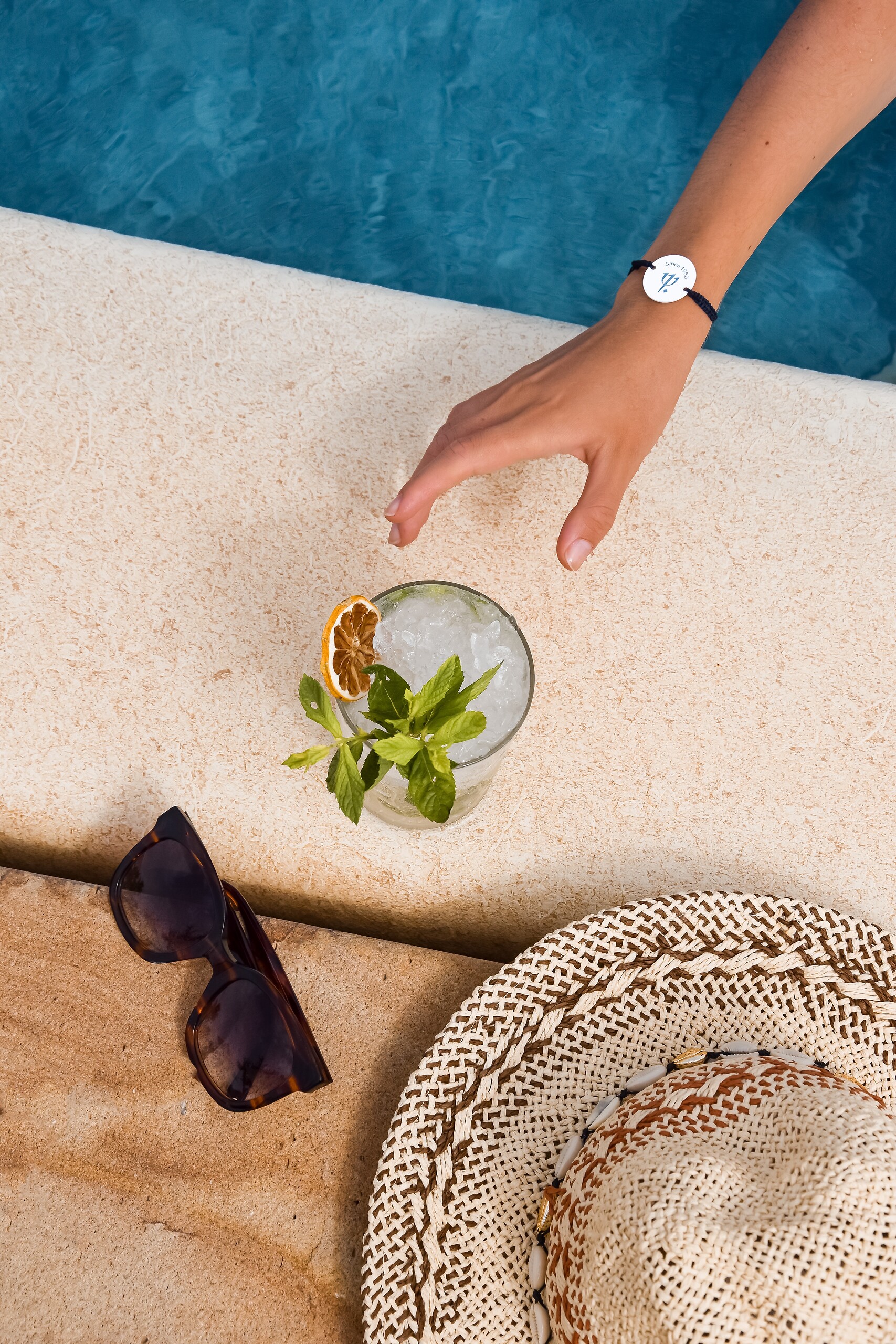 Zen Pool Bar