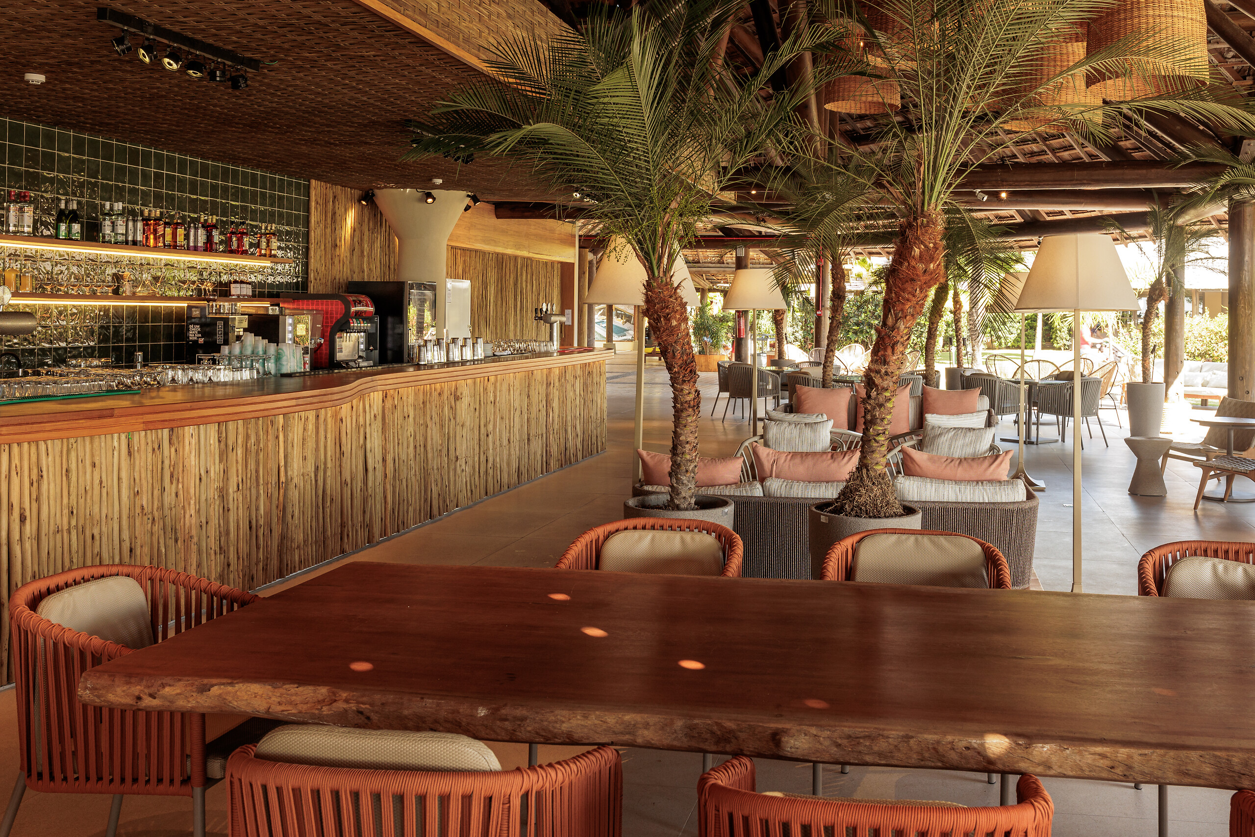 Main bar