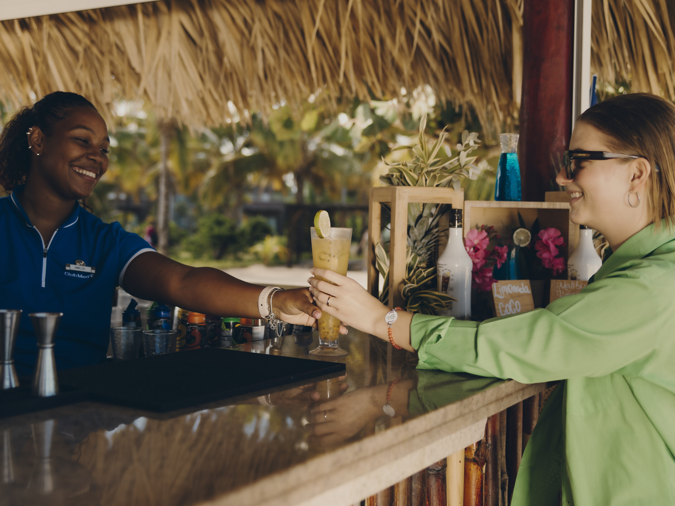 La Perla Pool Bar