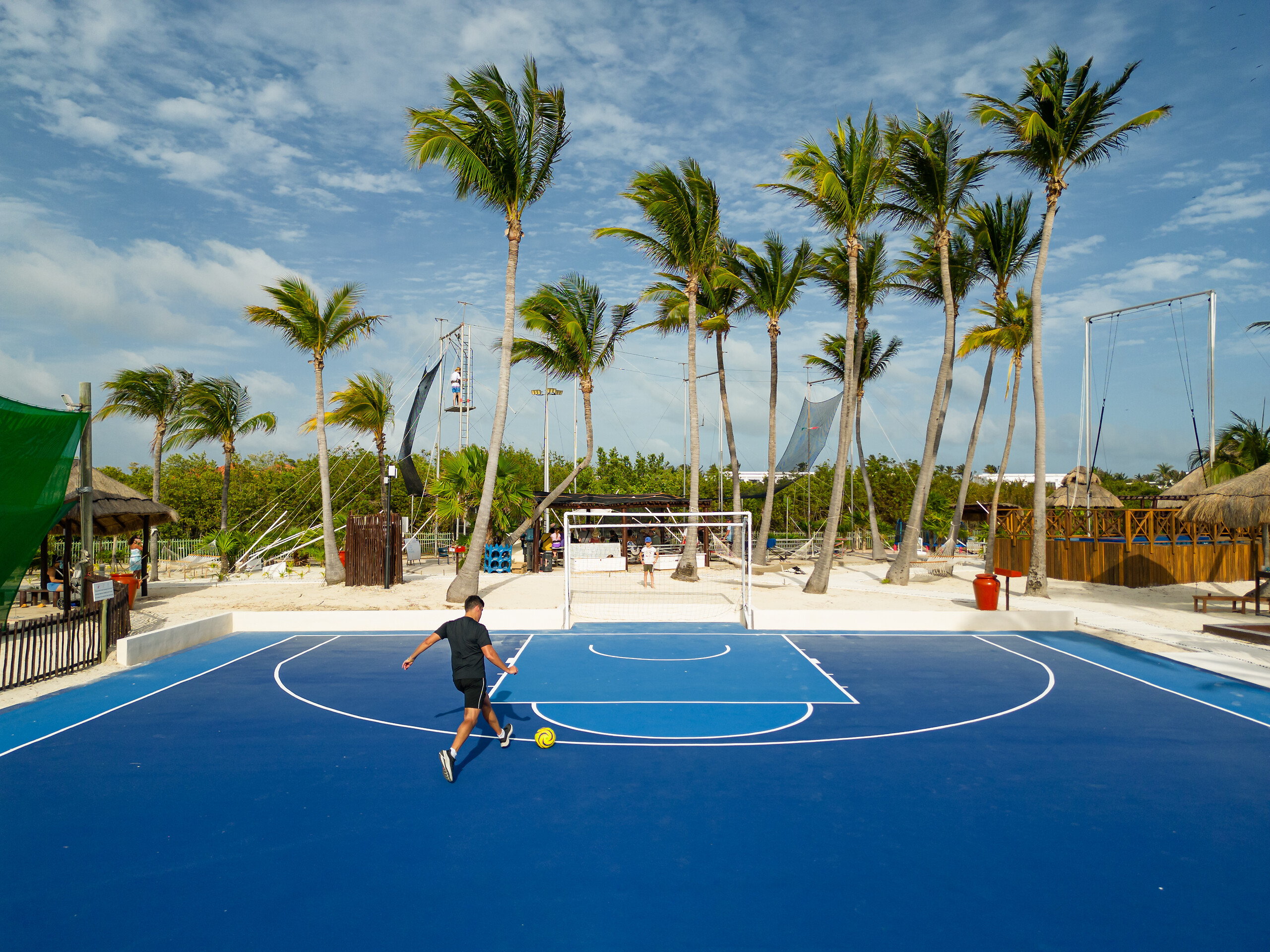 Multisports court