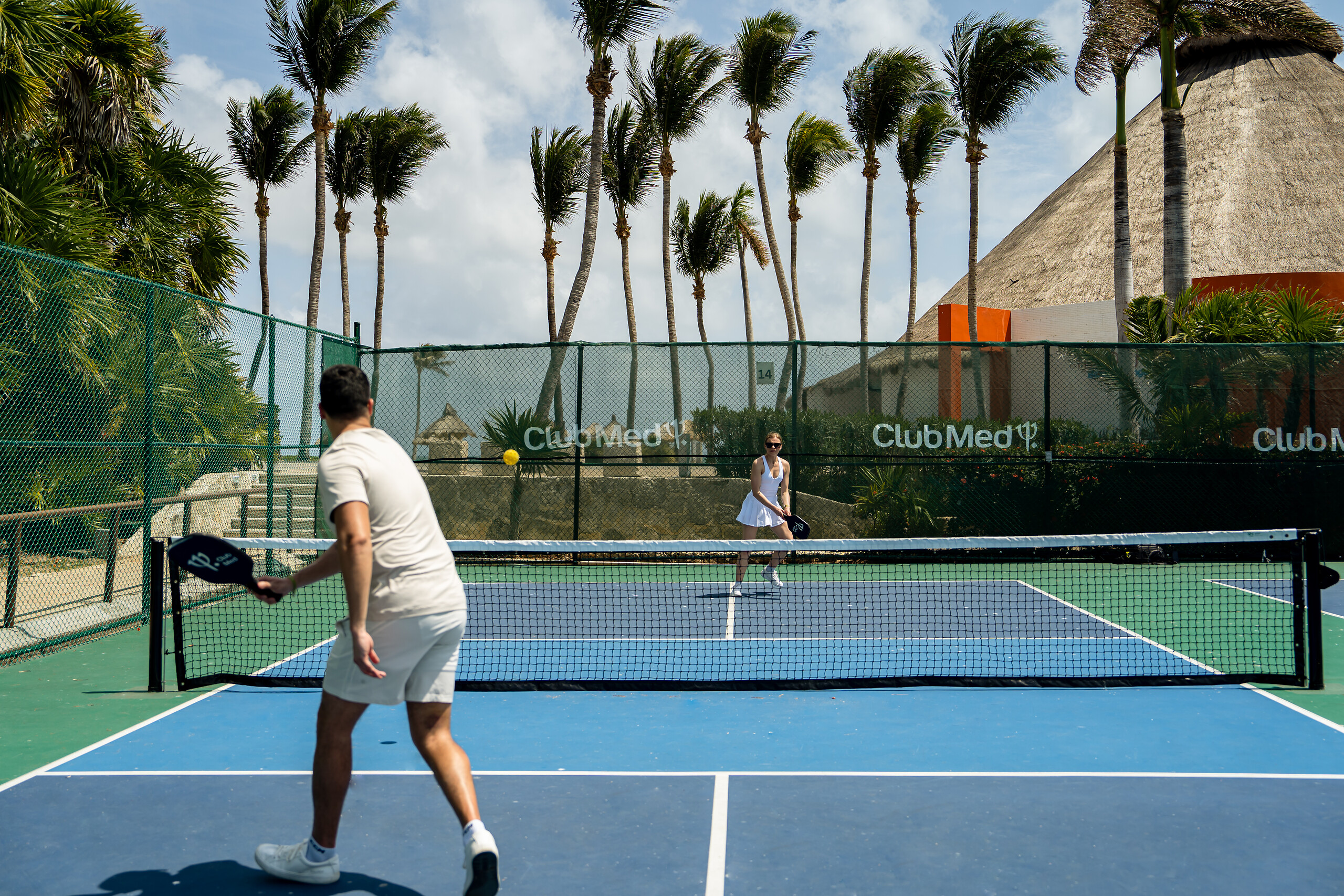 Free access to pickleball courts