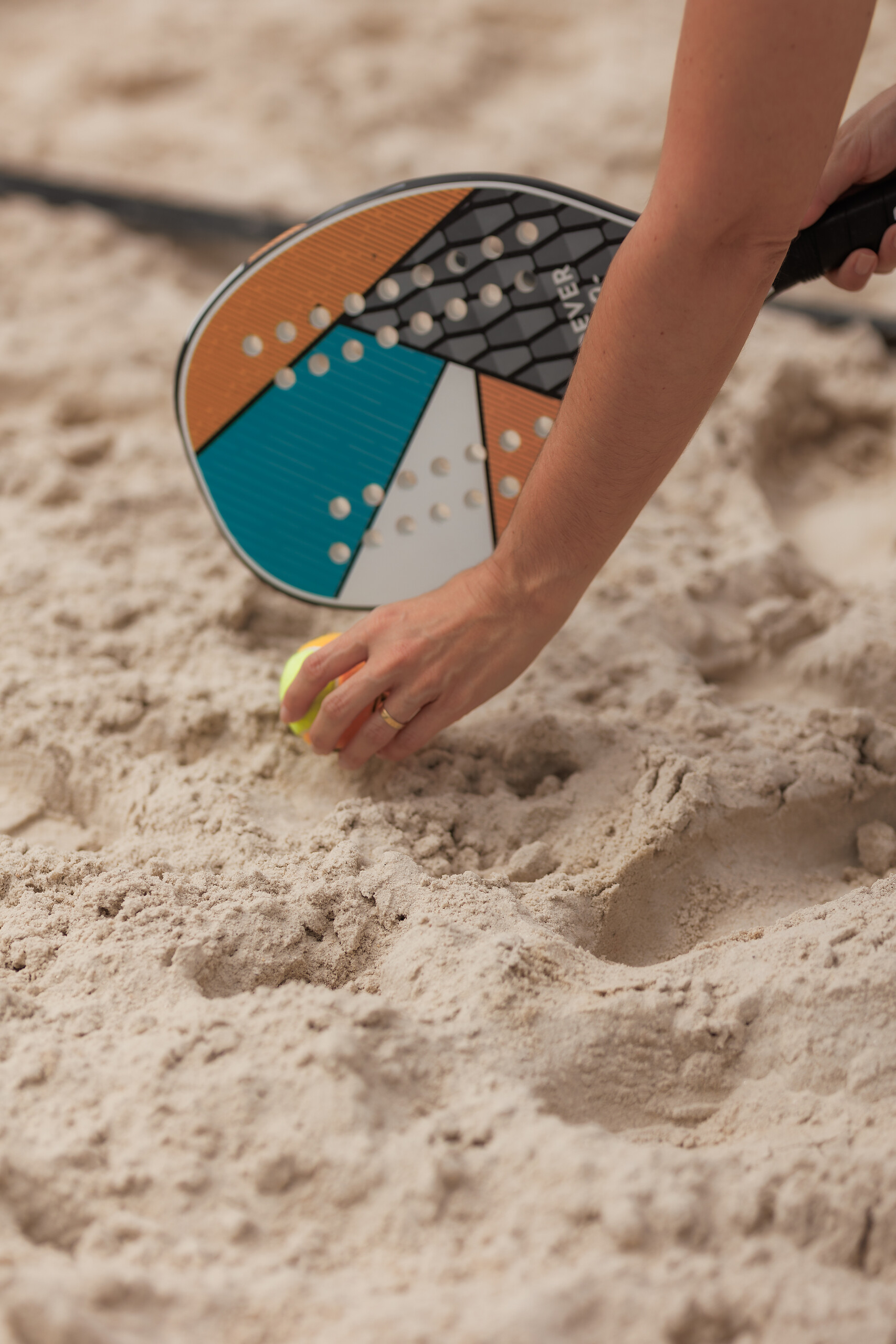 Beach tennis