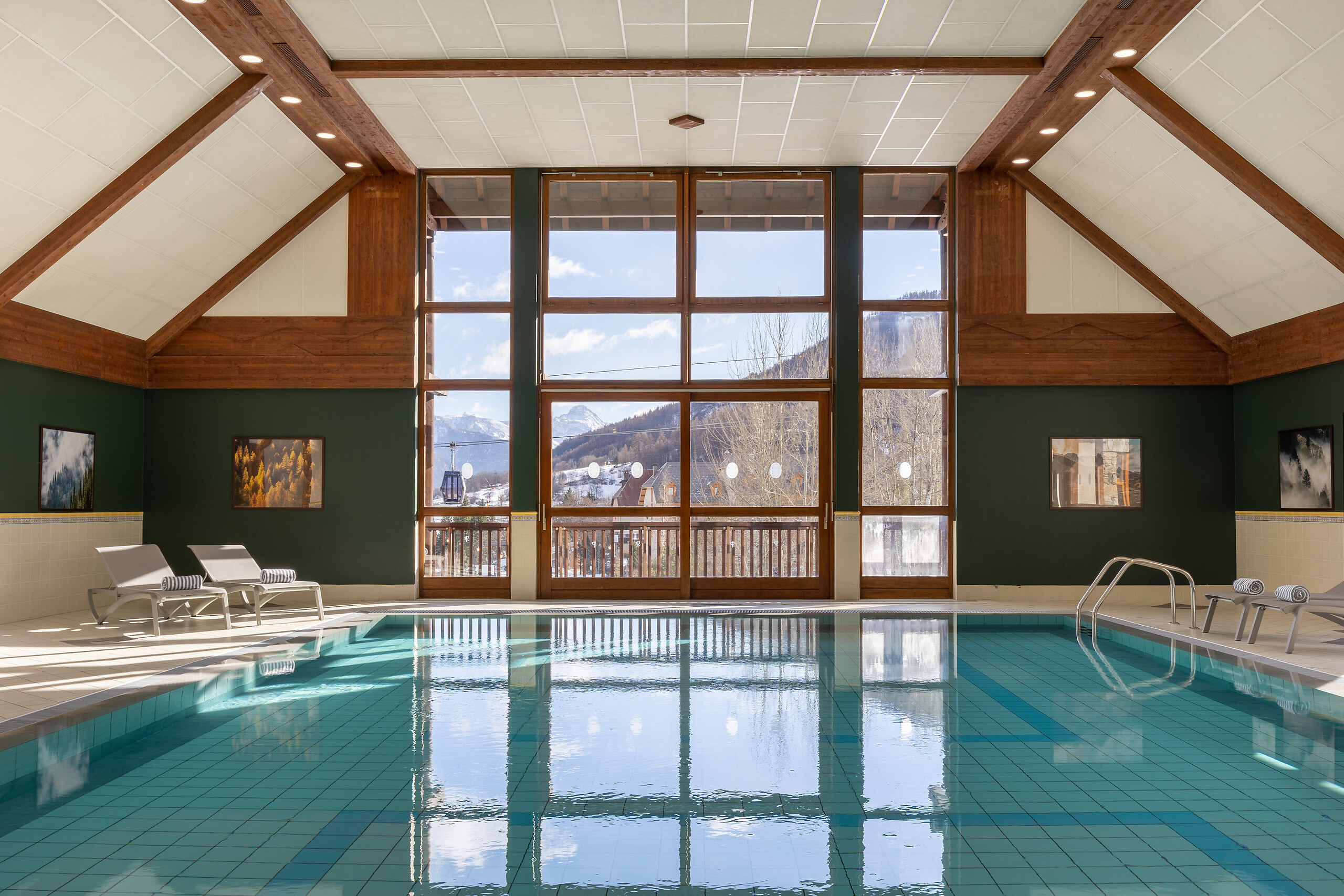 Piscine intérieure