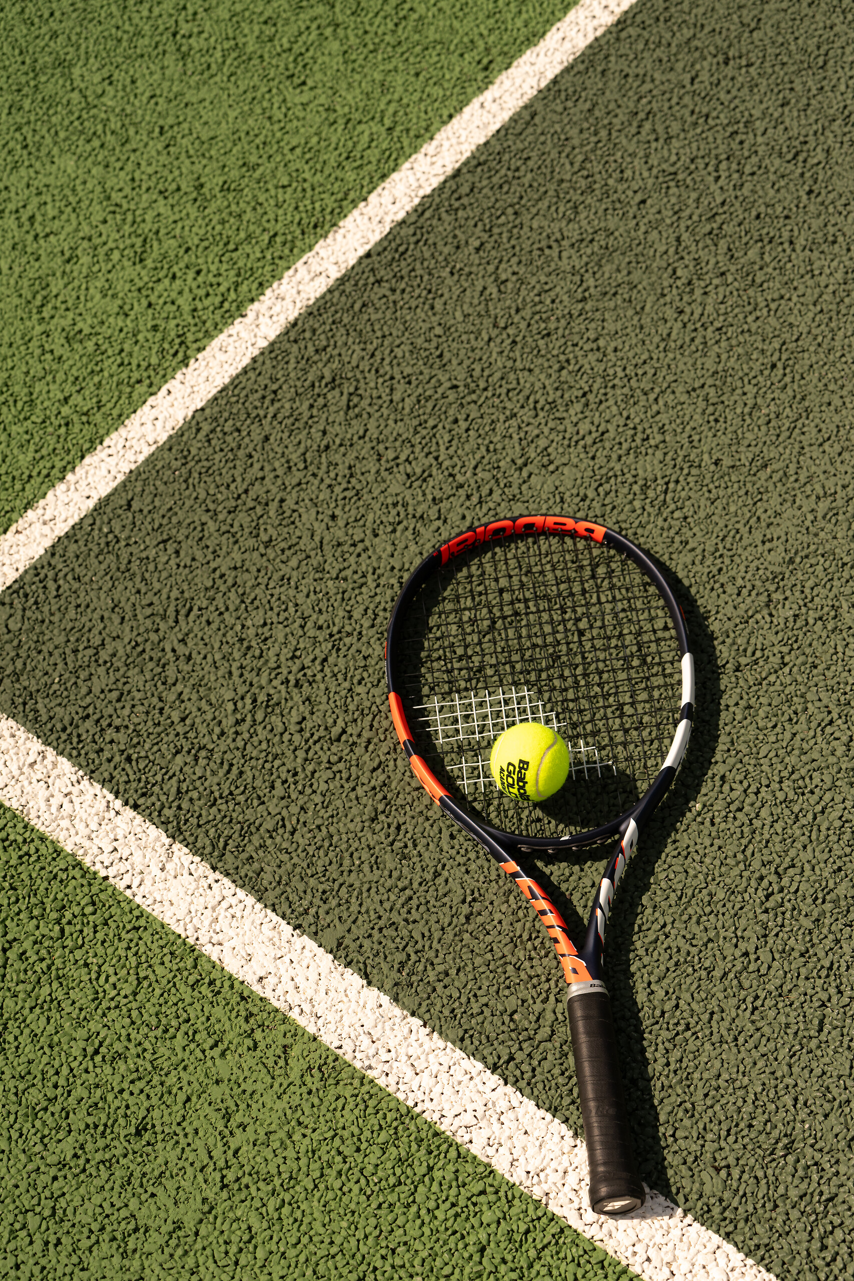Free access to tennis courts