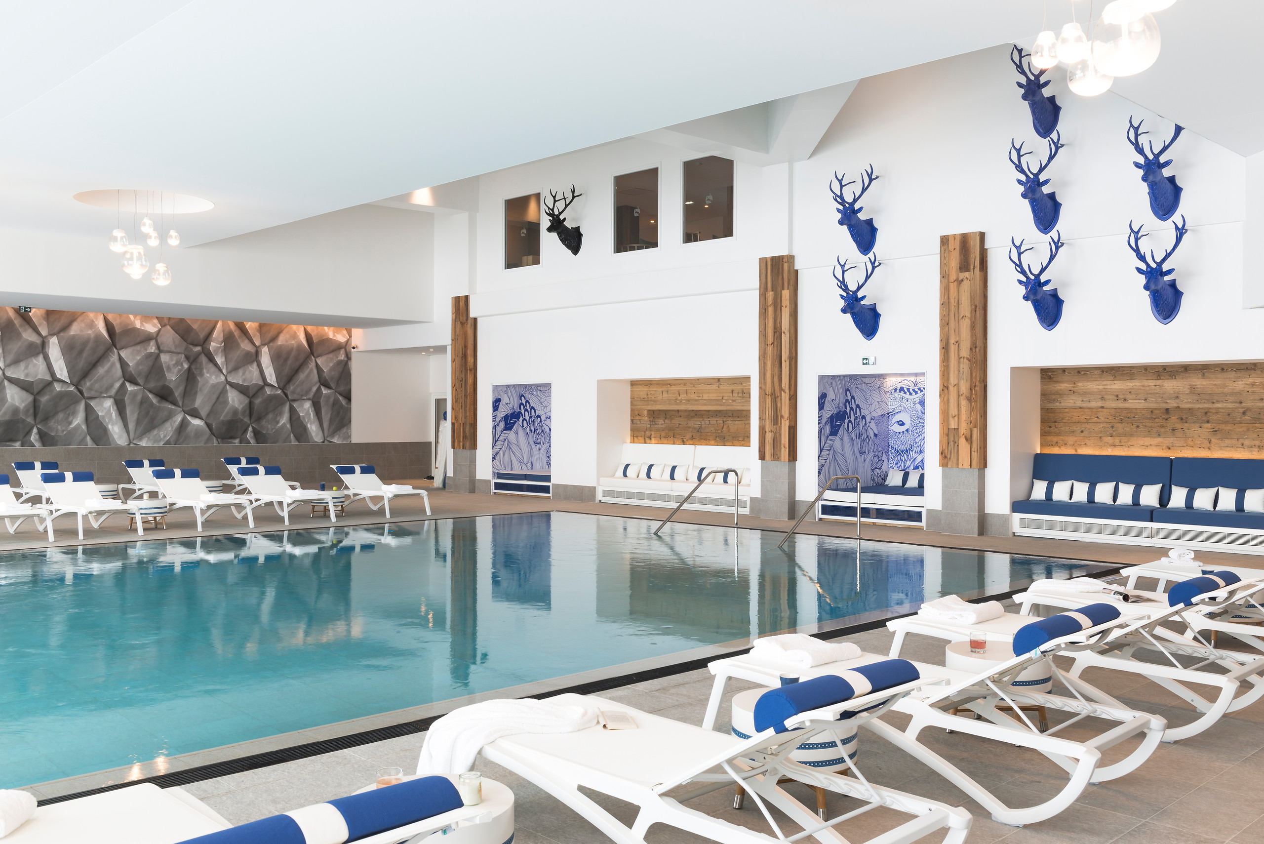 Piscine intérieure