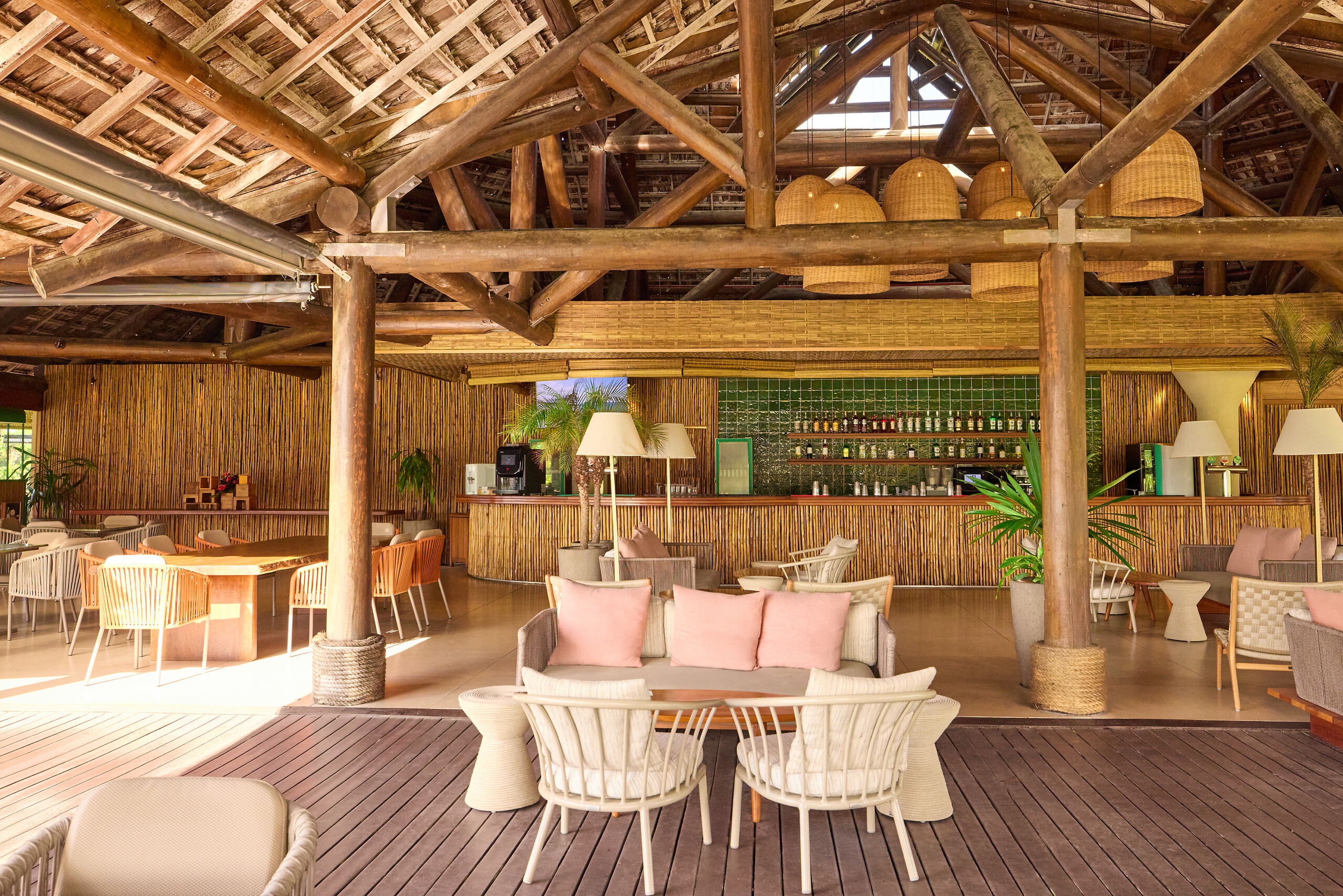 Le bar principal