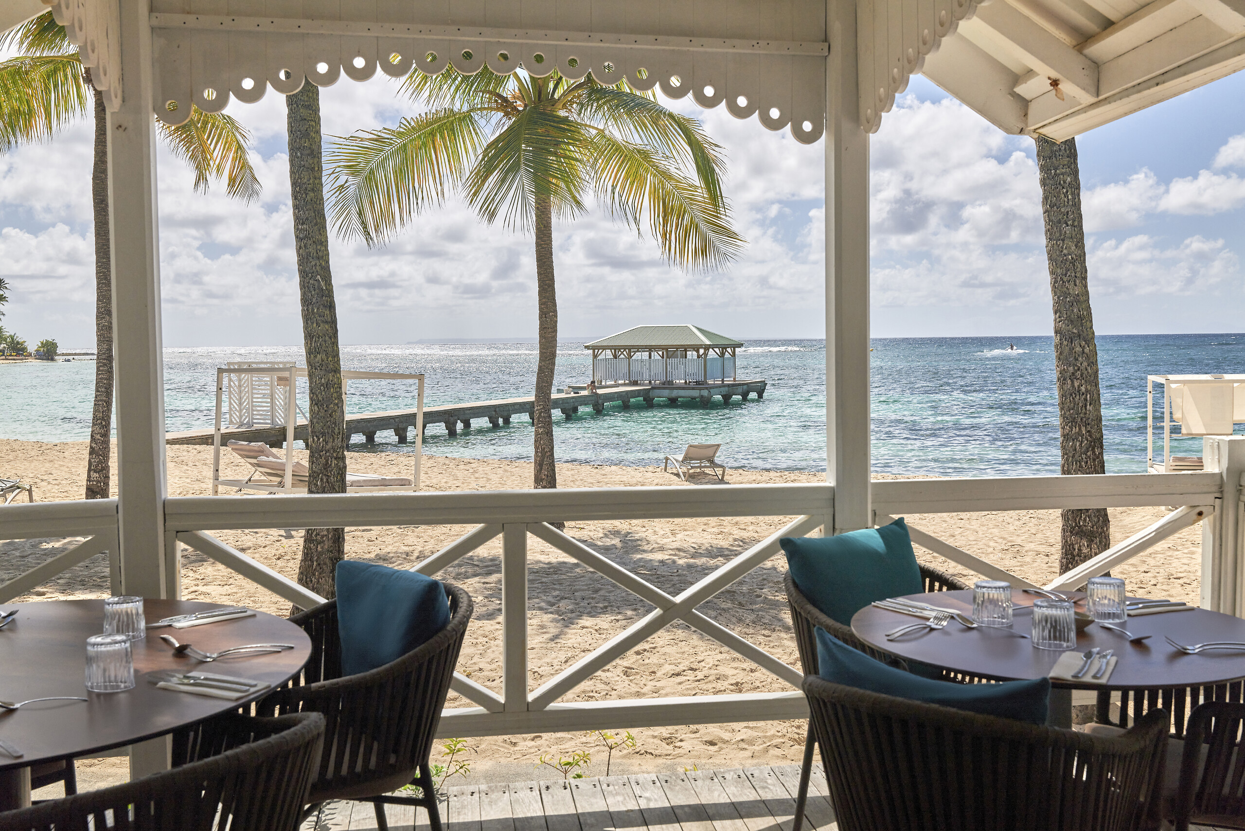 Allamanda Beach Lounge