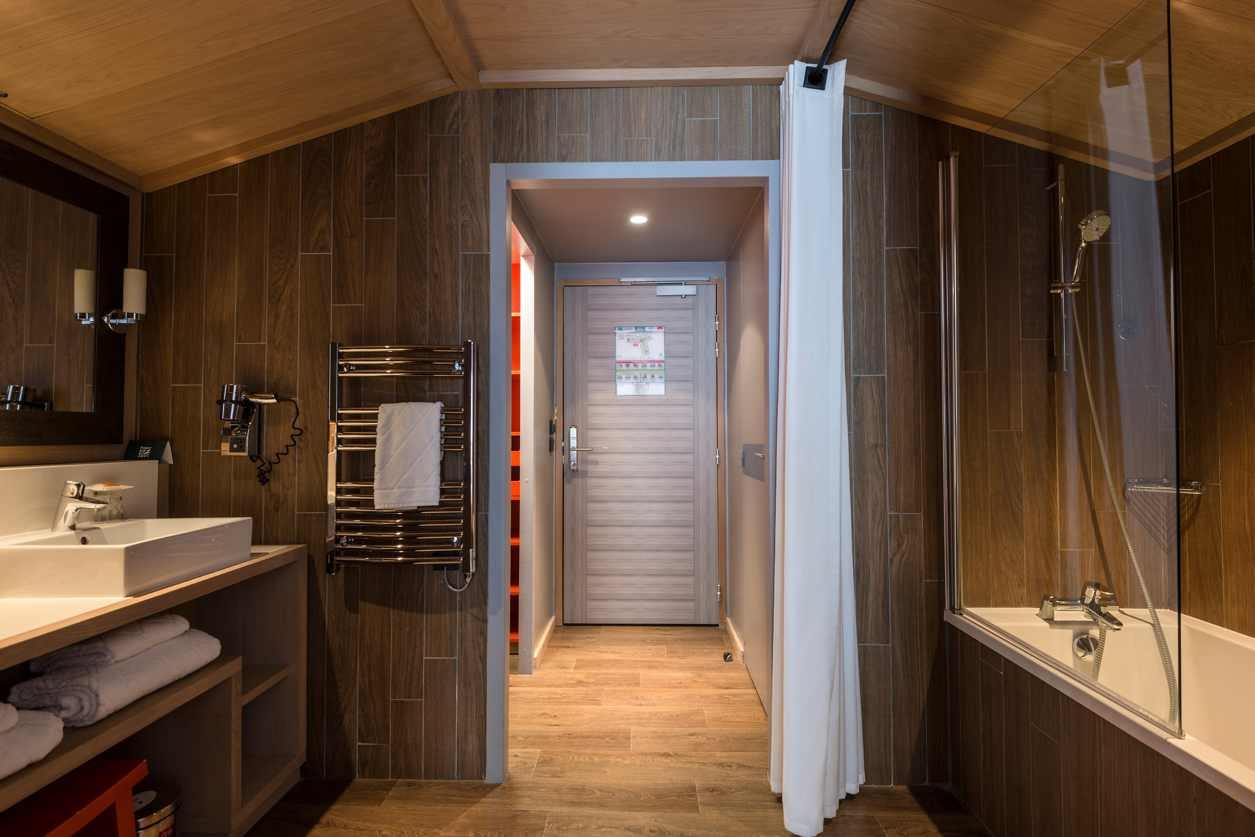 Interconnecting Superior Rooms