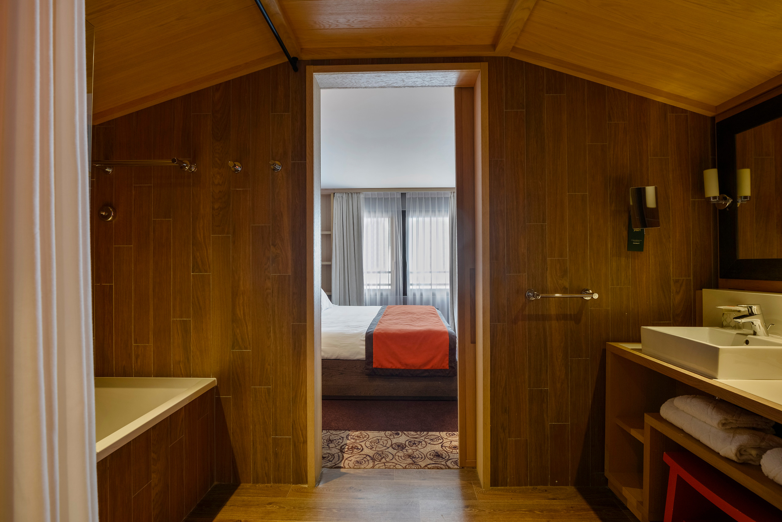 Interconnecting Superior Rooms