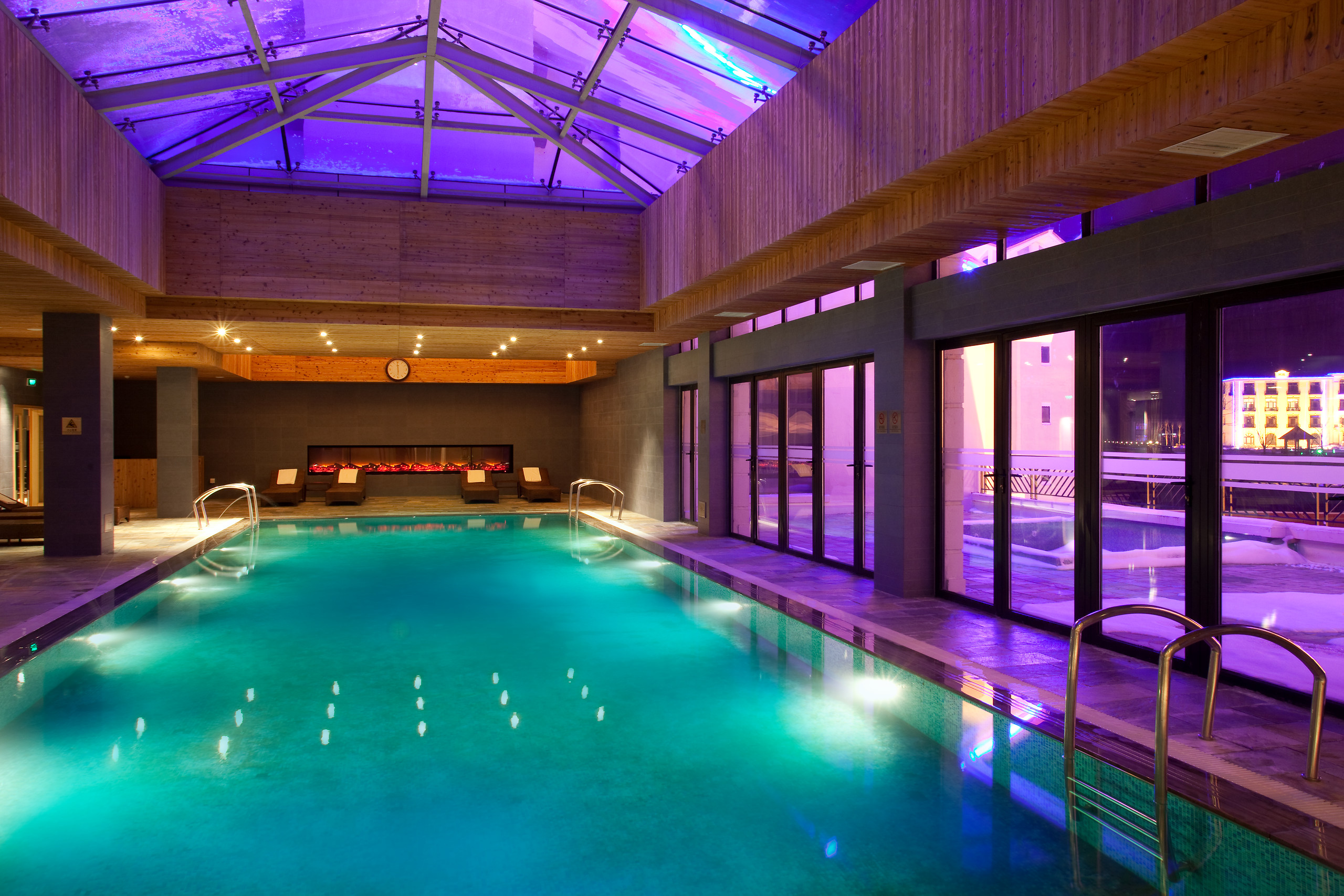 Piscine intérieure